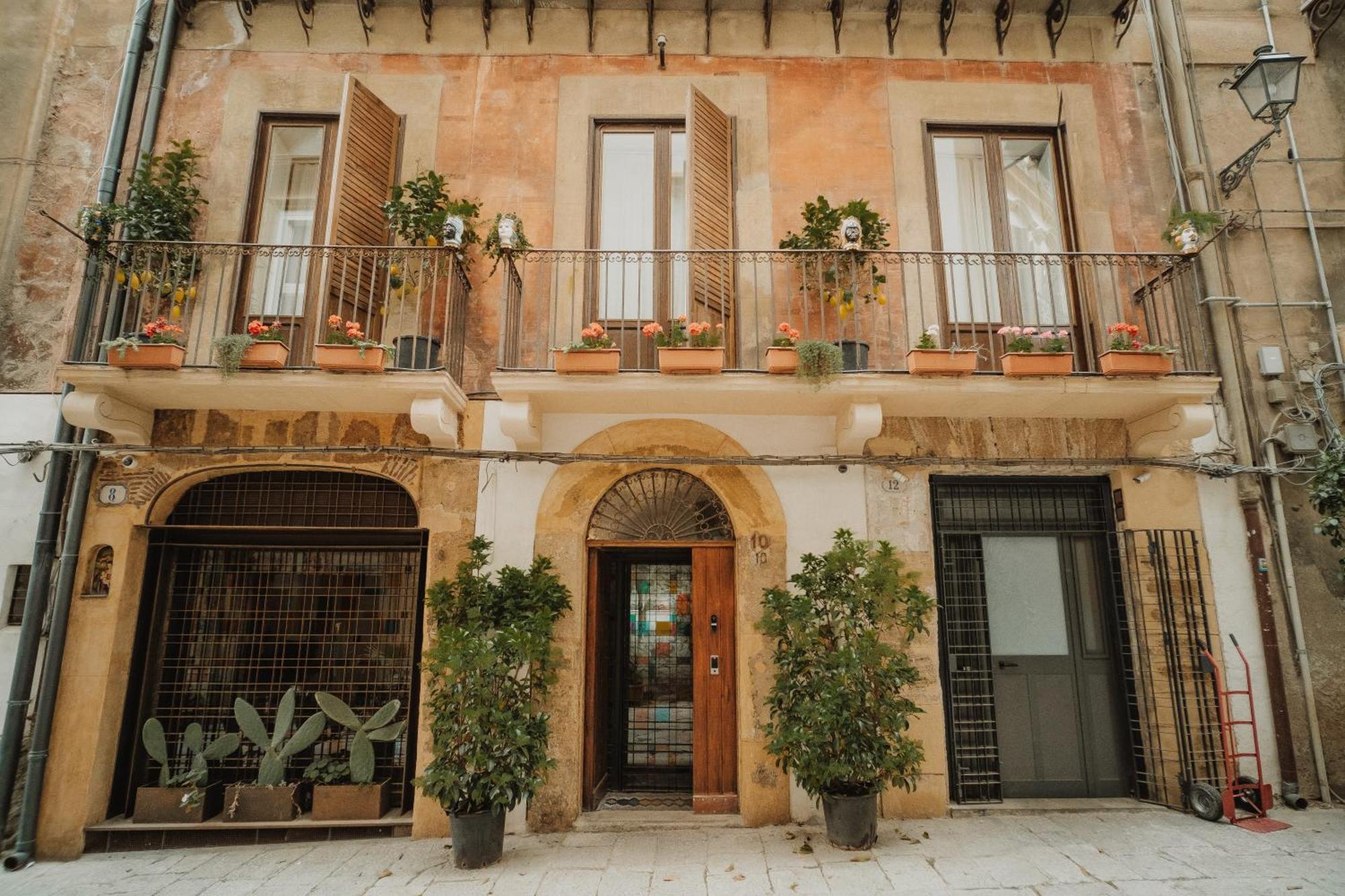 Hotel Ambrosia-Timeless Hosting Palermo Exterior foto